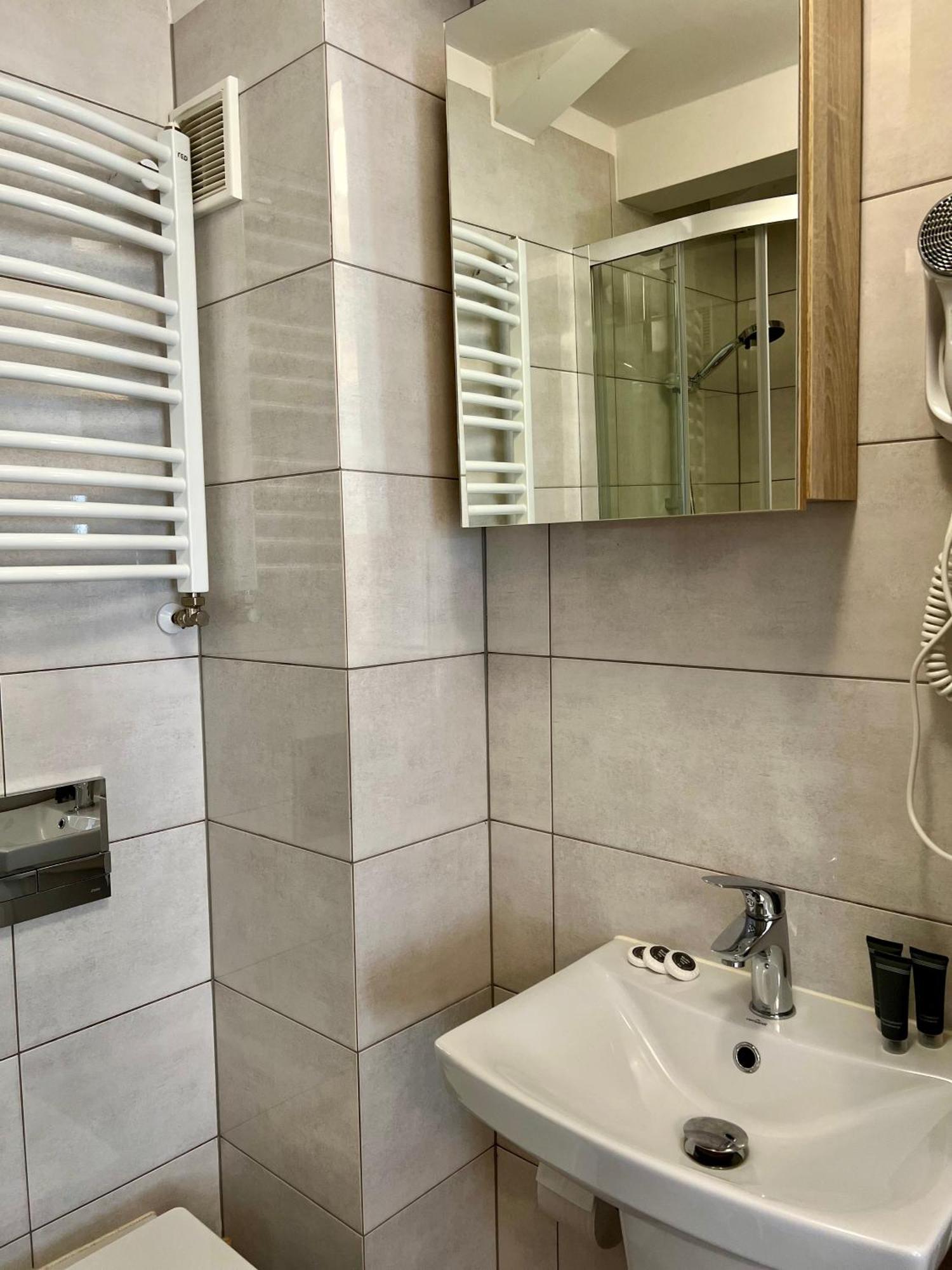 Privat overnatting Azalia *
