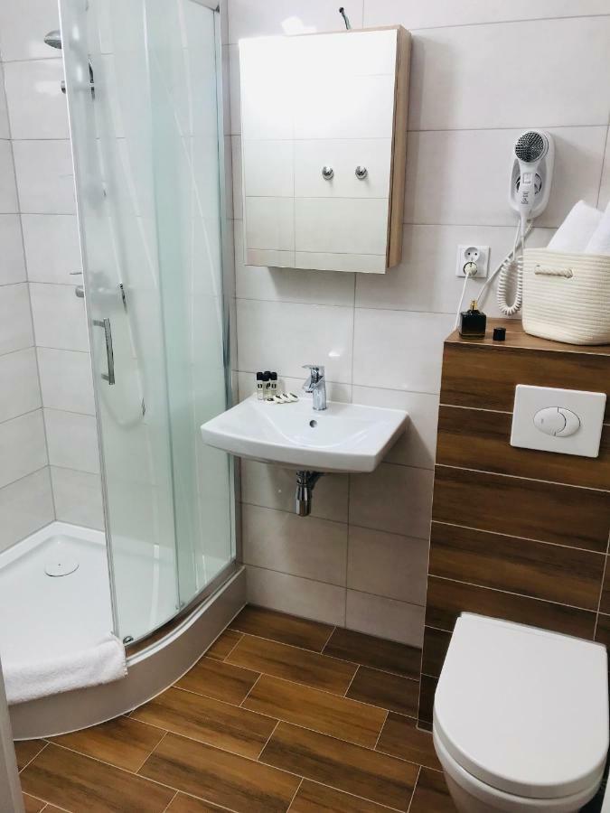 Privat overnatting Azalia *